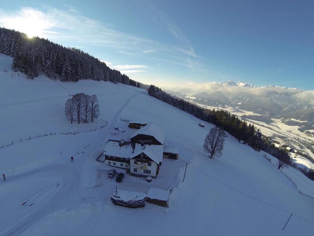 Rainzhof Hotell Aich  Exteriör bild